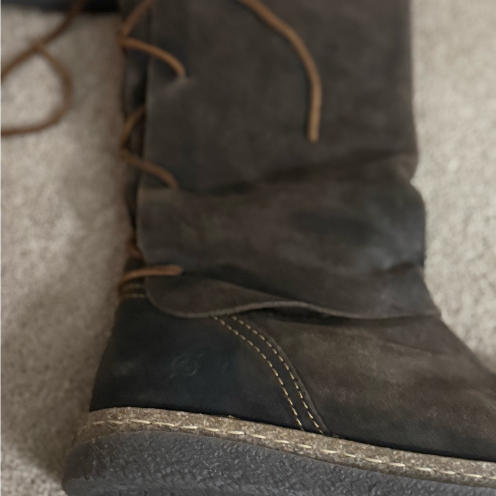 Womens Sable boot by Born size 9 excellent condition!! Super super quality boot! - Picture 7 of 11